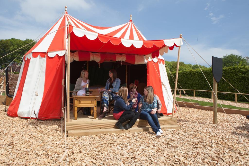 Leeds Castle Knights Glamping Hotel Екстериор снимка
